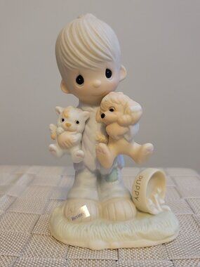 Enesco Precious Moments Figurine 1979 "Blessed Are The Peacemakers" E-3107